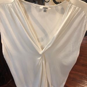 Never worn, short sleeve knot top